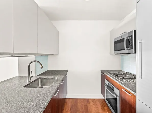 100 Riverside Blvd APT 5J, New York, NY 10069