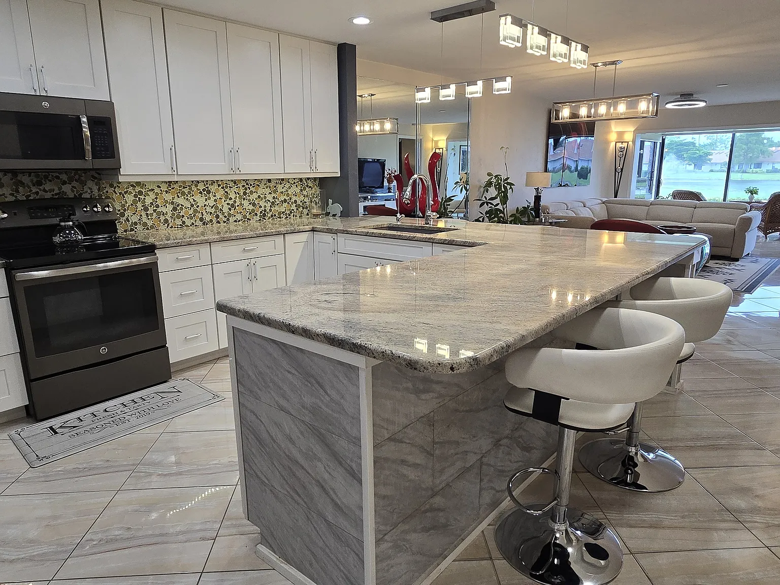 2 bed, 1250 sqft, $3,995 — Photo 4