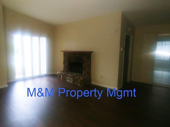 3rd image of 2 Gatehouse Ct