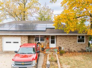 3 Rosewood Ln #A, Pekin, IL 61554