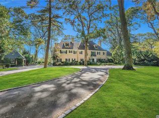 28 Barkers Point Rd, Sands Pt, NY 11050