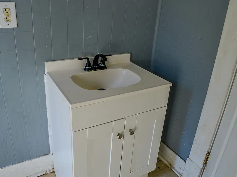 2416 Highland Ave — Photo 10