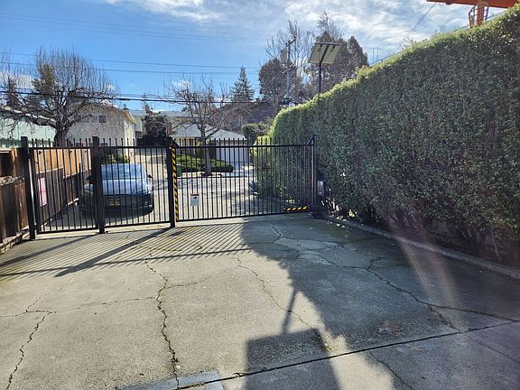 2nd image of 3809 Maybelle Ave APT 4