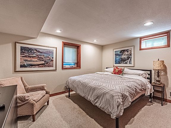 5th image of 1325 N Foote Ave #1