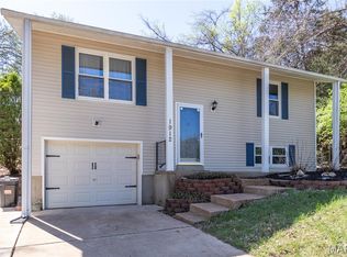1912 High Cliff Dr, Fenton, MO