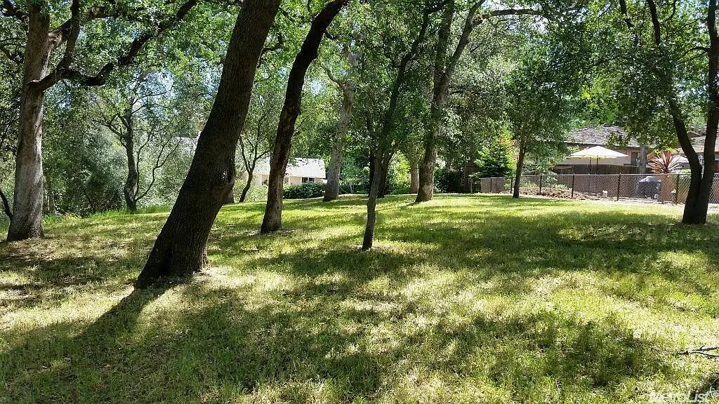 8750 Noland Ln photo 1