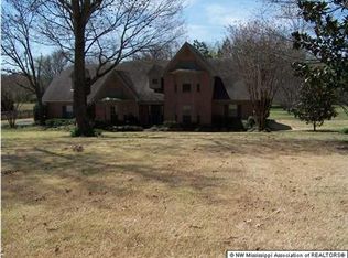 5605 Plum Tree Dr, Southaven, MS 38671