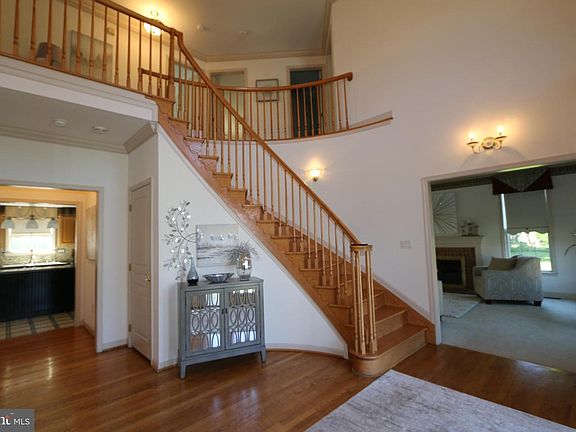 3rd image of 20500 Woodbridge Dr