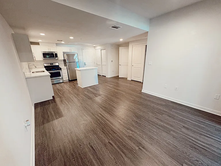 6332 Woodman Ave #5 — Photo 11