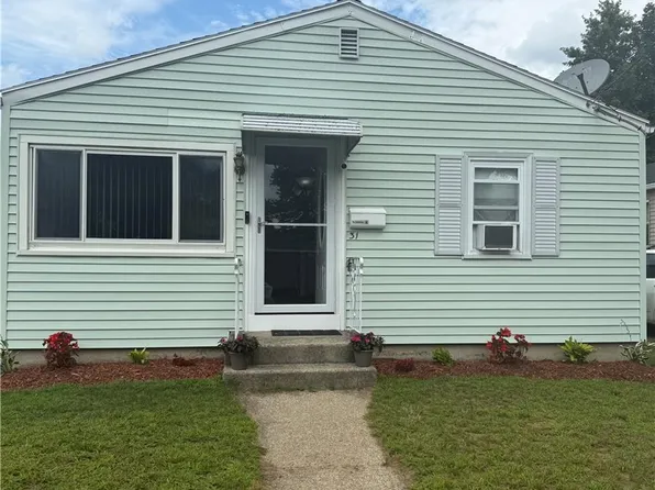 31 Funston Ave, Providence, RI 02908