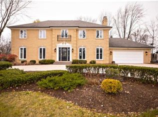 532 Forest Mews Dr, Oak Brook, IL