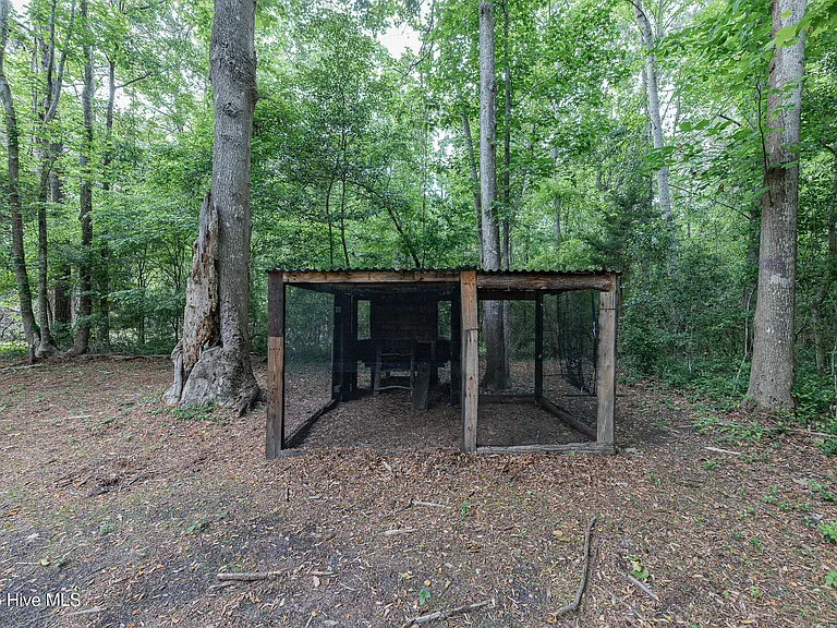 137 Wilburne Dr — Photo 41