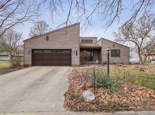 3203 Baronry Dr, Urbana, IL 61802