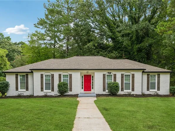 676 Bralorne Dr, Stone Mountain, GA 30087