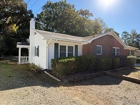 3 bed, 1.0 bath, 1444 sqft, $1,400 — Photo 4