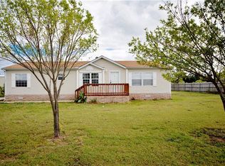 140 Falcon Ridge Dr, Waxahachie, TX 75165