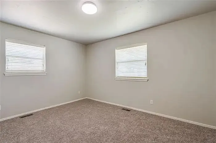 1501 Carlton Way — Photo 16