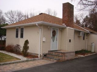 12 Marion Ct, West Babylon, NY 11704