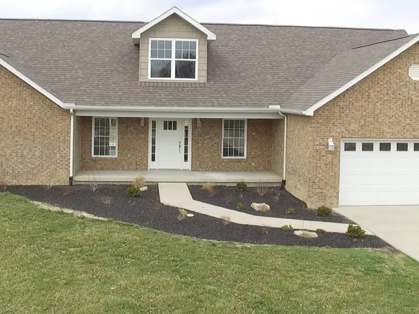 8489 Crimson Ct, Terre Haute, IN 47802