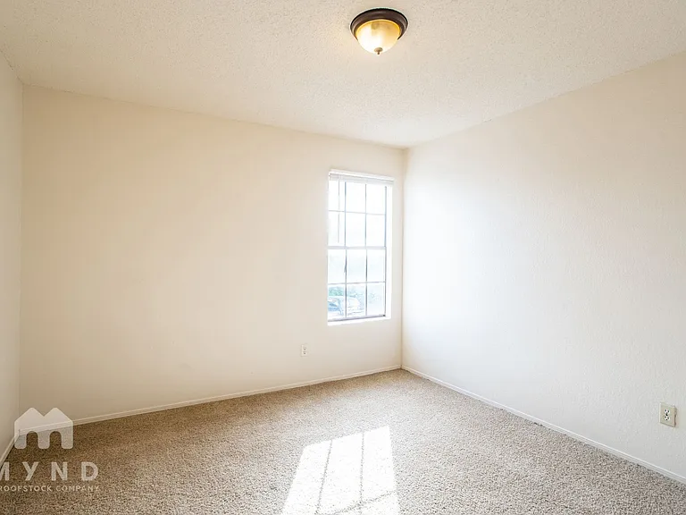 2214 Creekside Ln #D — Photo 15