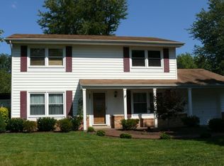 122 N Kennedy Rd, Sterling, VA 20164