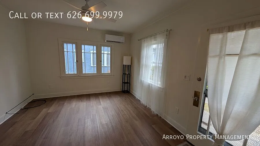 Adorable Renovated 1 Bedroom House — Photo 3