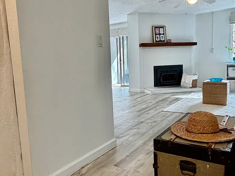 44 Eagle Crest Dr #9 — Photo 6