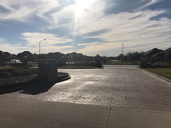 2nd image of 18719 Hardy Trace Dr