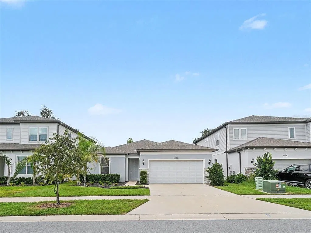 4 bed, 3.0 bath, 2264 sqft, $2,800 — Photo 2