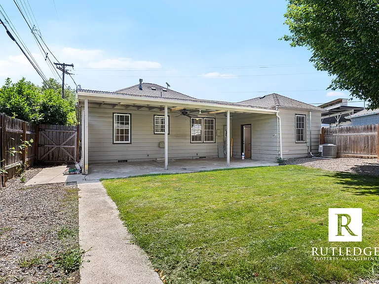 307 Monroe St — Photo 16