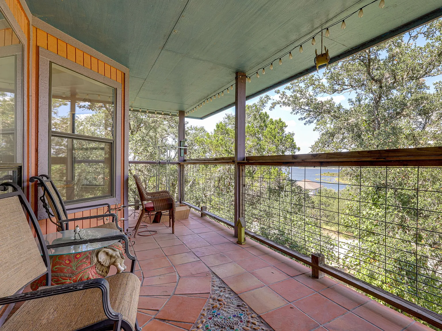 2 bed, 1.5 bath, 1500 sqft, $1,700 — Photo 1