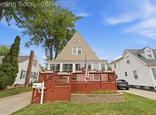 1998 Columbia Rd, Berkley, MI 48072