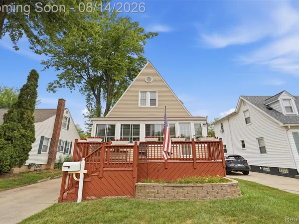 1998 Columbia Rd, Berkley, MI 48072
