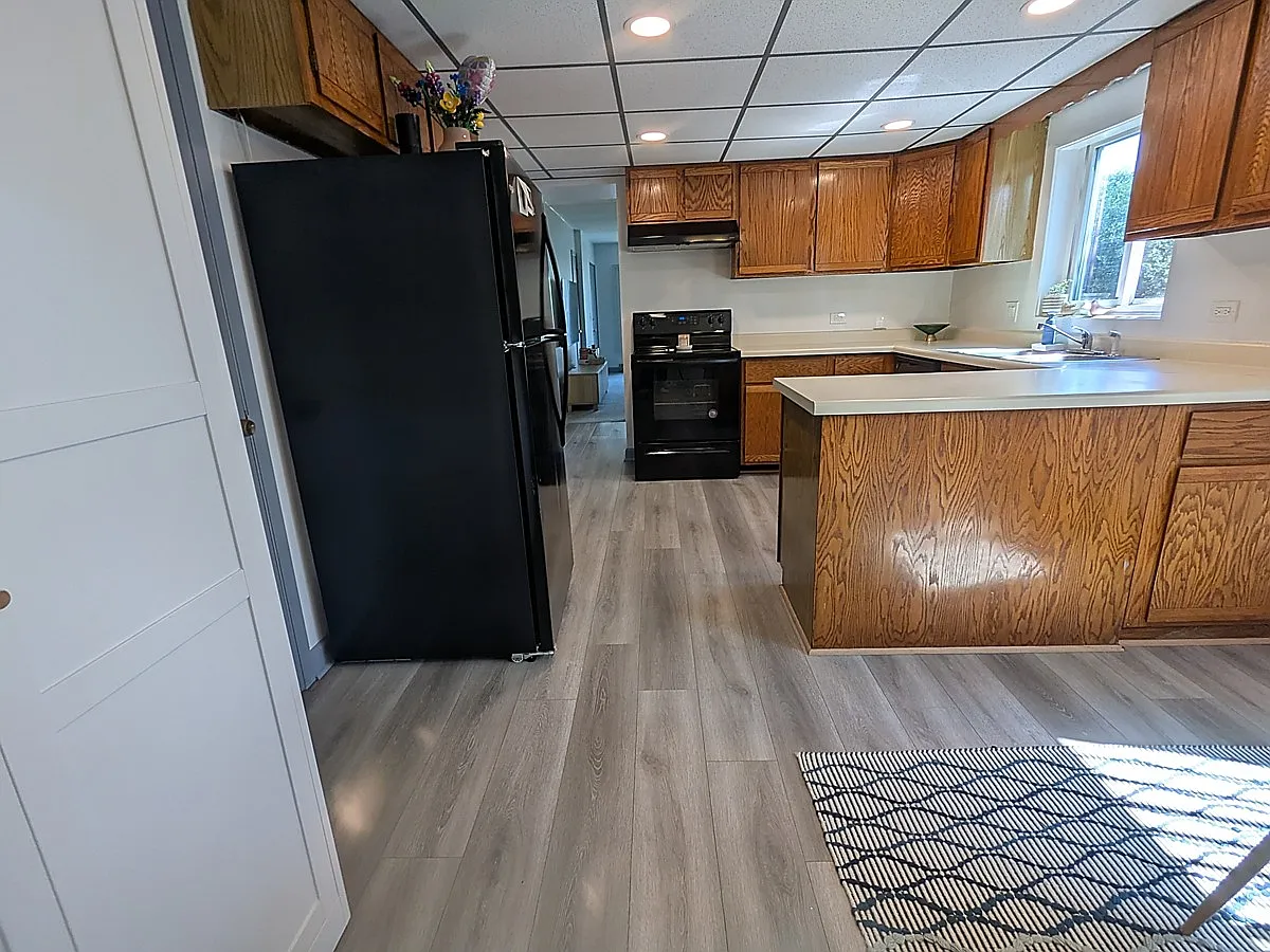 2 bed, 1127 sqft, $1,900 — Photo 2