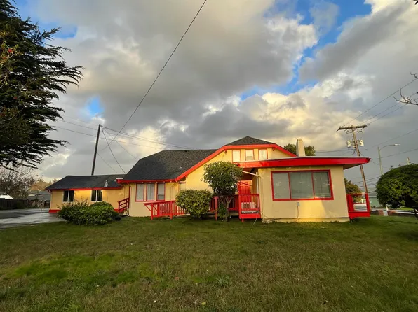 928 9th St, Crescent City, CA 95531