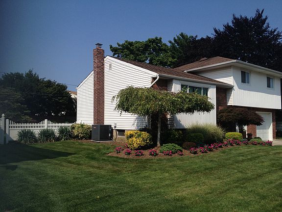 4th image of 18 Alan Crest Dr
