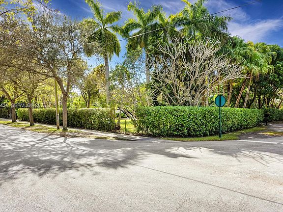 2nd image of 12200 SW 74th Ct