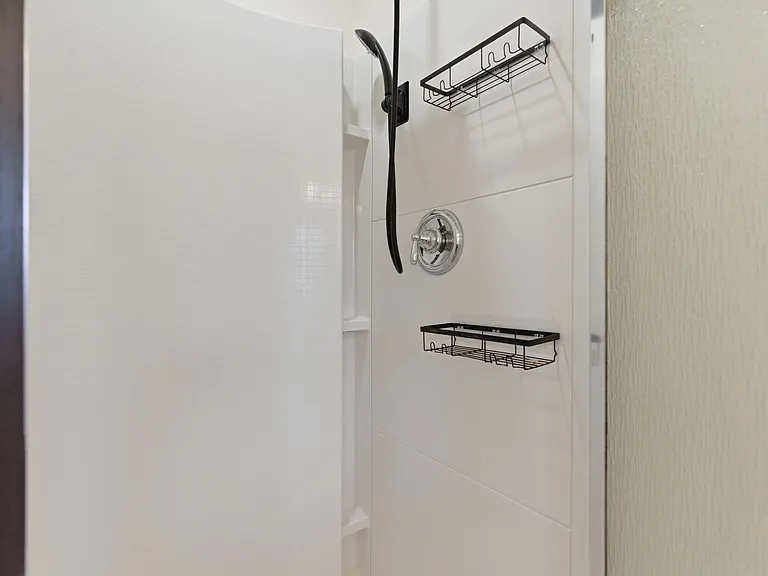 1672 Stonewater Dr — Photo 26