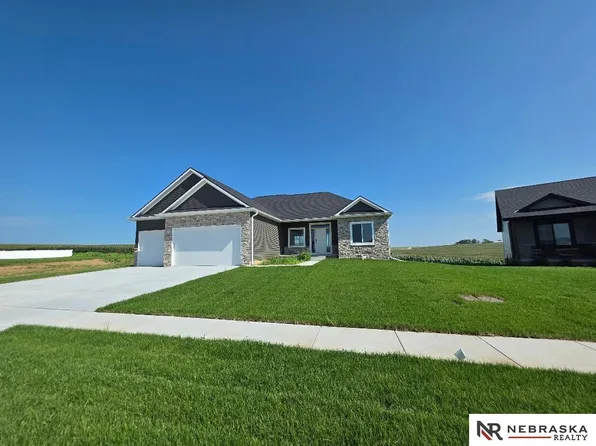 544 W 27th Cir, Wahoo, NE 68066