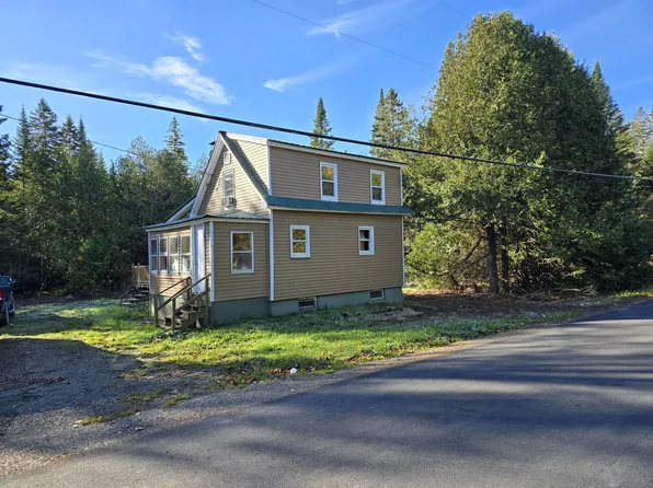 8 Wilcox Road, Cary Plt, ME 04471