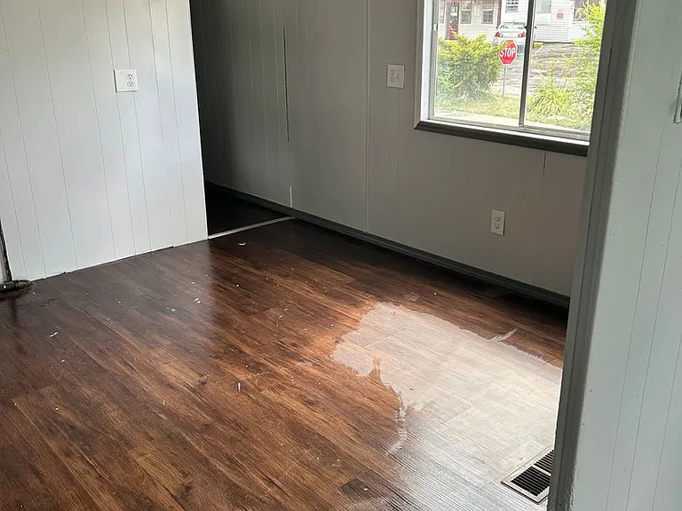 23765 Lawrence Ave — Photo 10