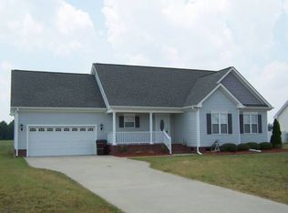 113 Willowbrook Dr, Pikeville, NC 27863