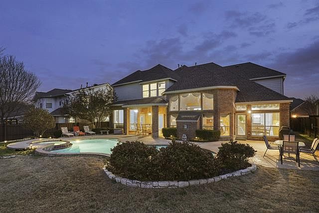 1st image of 1800 Stone Crest Dr
