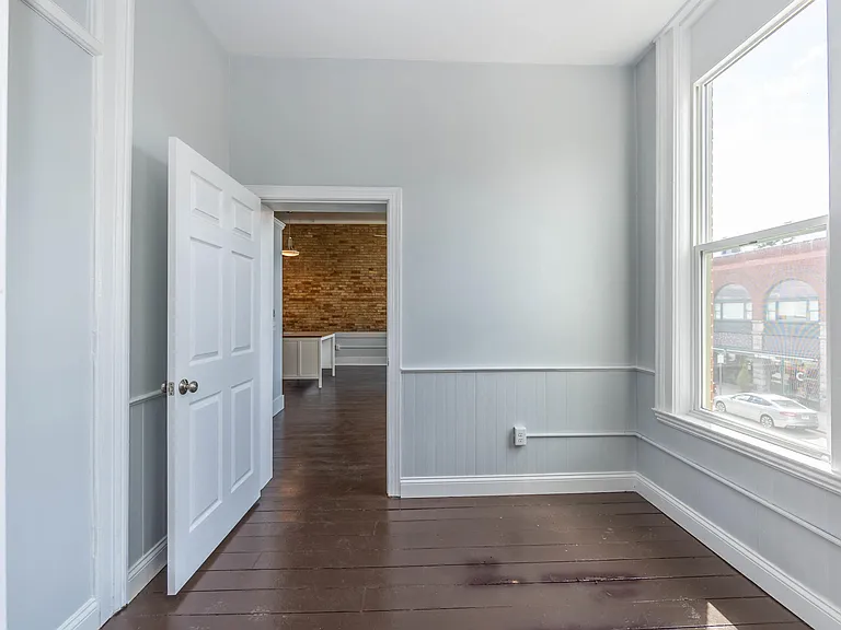109 S Main St — Photo 18