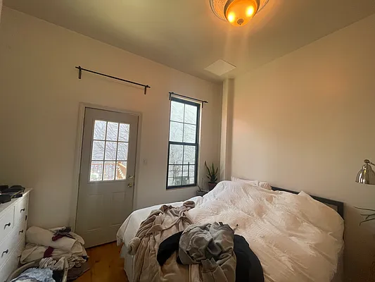 Rented by MySpaceNYC | media 29