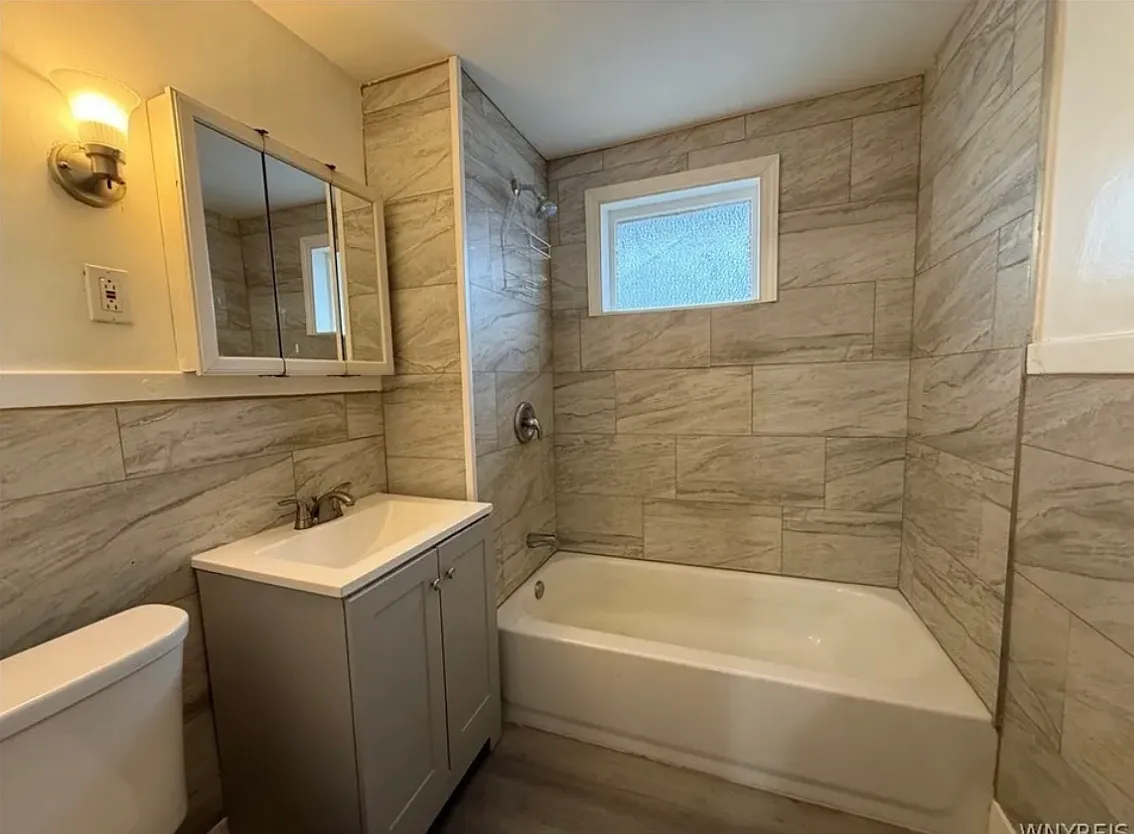 2 bed, 1091 sqft, $1,050 — Photo 1