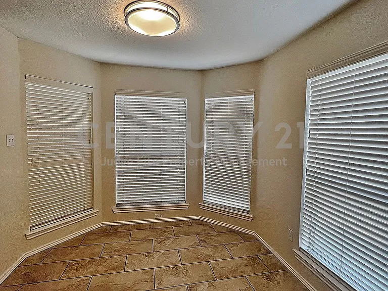4808 Waxwing Dr — Photo 9