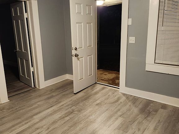 2nd image of 931 33rd Ave N