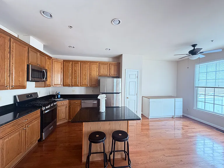 225 Deer Meadow Ln — Photo 7
