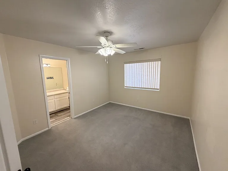 204 N 2000 E — Photo 10